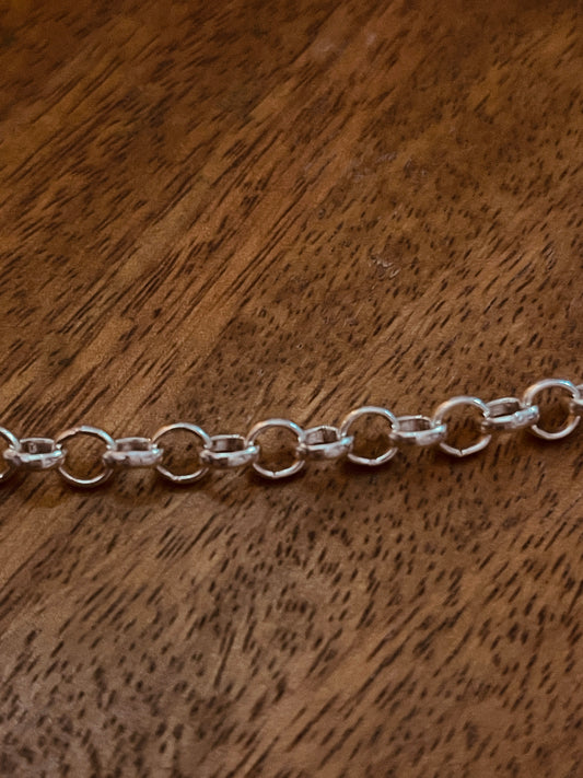 Silver rolo chain with connector